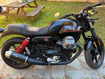 Moto Guzzi V7 Stone Special Edition 2024