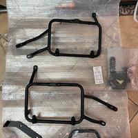 Coppia supporti valige Givi per Moto Guzzi Stelvio