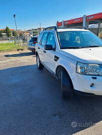 auto FREELANDER 2