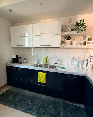 Cucina completa di elettrodomestici
