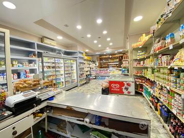 NEGOZIO A NAPOLI
