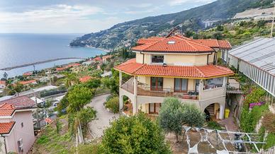 Villetta Trifamiliare Ospedaletti