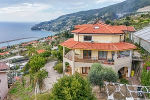 Villetta Trifamiliare Ospedaletti