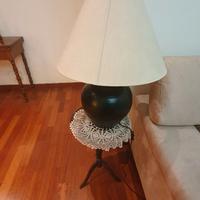 LAMPADA ANNI 80 con tavolino tre piedi
