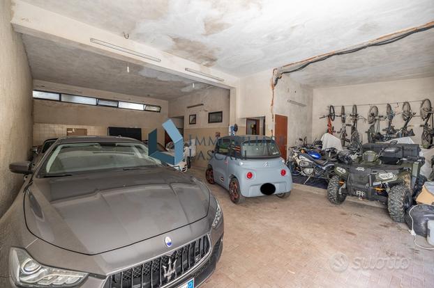 Garage con possibilità di edificargli sopra un app