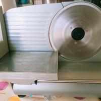 affettatrice elettrica piccola