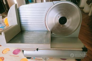 affettatrice elettrica piccola