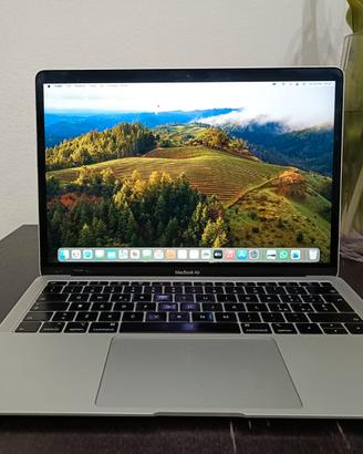 MacBook Air 2019 13” – Pari al nuovo – 8GB RAM 128