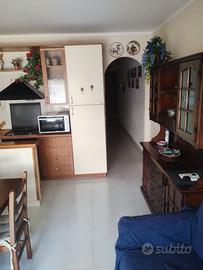 Delizioso bivani con terrazzo a livello arredato