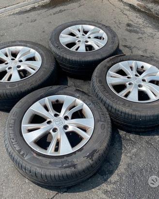 Cerchi in lega con gomme Honda HR V 16 pollici