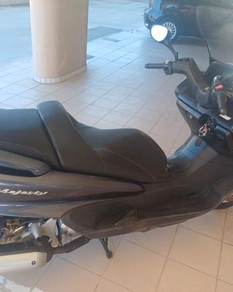 MAJESTI 250