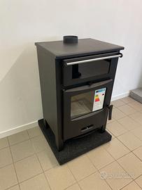 Stufa a legna con forno NUOVA