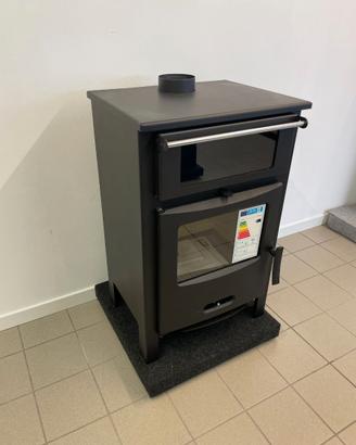 Stufa a legna con forno NUOVA