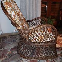 Coppia importanti poltrone e tavolino vintage