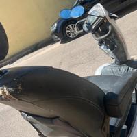 Macchinina elecrica per gente con disabilita