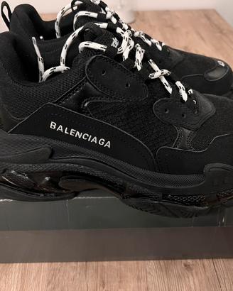 BALENCIAGA TRIPLE S