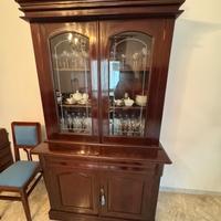 Antiquariato cristalliera