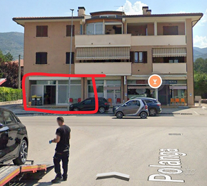Locale commerciale uso studio