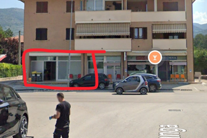 Locale commerciale uso studio