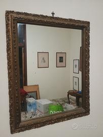 specchio con cornice antica
