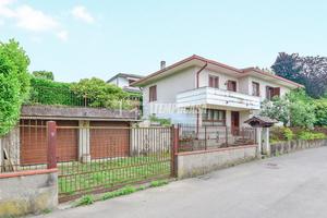 Lipomo - Villa singola con giardino, terrazzo e du