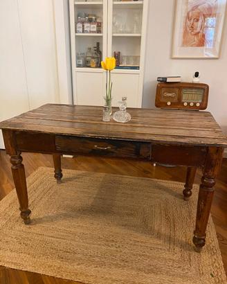 Tavolo antico in legno massello con cassetto