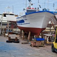 Barca con licenza da pesca