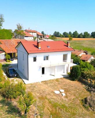 Villa di 200 m² con 4 locali e box auto doppio a C