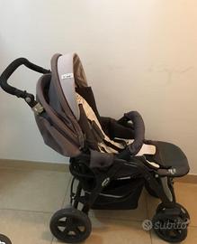 Passeggino, culla, castello con palline