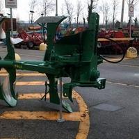 ASSORTIMENTI DI ARATRI USATI BIVOMERE IDRAULICI E 