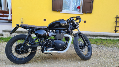Triumph Bonneville T100 Cafe Racer