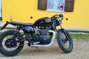 Triumph Bonneville T100 Cafe Racer