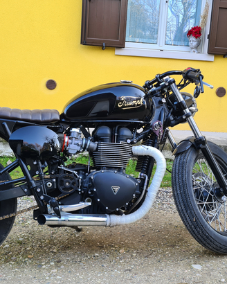 Triumph Bonneville T100 Cafe Racer
