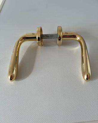 Maniglie per porte e finestre