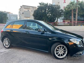 Mercedes Classe B 180 CDI • 2013 • Tagliandata