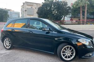 Mercedes Classe B 180 CDI • 2013 • Tagliandata