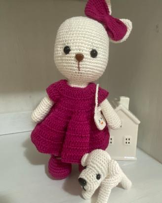 Coniglietta amigurumi fatta interamente a mano