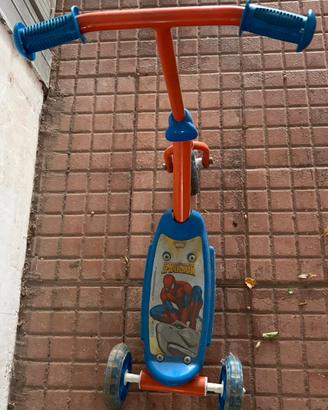 Monopattino tre ruote bambini Spider-Man
