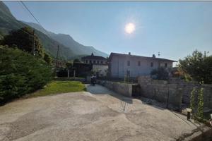 Casa bifamiliare su 3 piani