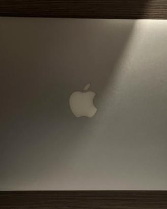 MacBook Air 13” A1466 – Per ricambi o riparazione