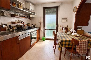 3 LOCALI A CREMA