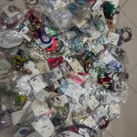 Bracciali,collane, orecchini e anelli