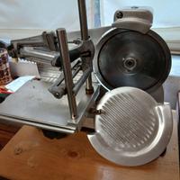 Piccola affettatrice