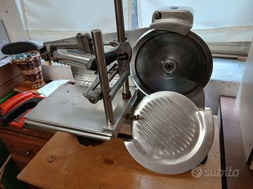 Piccola affettatrice