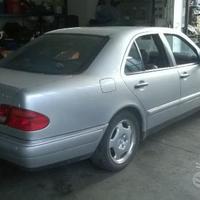 Ricambi Mercedes E 250 1998 berlina grigio chiaro