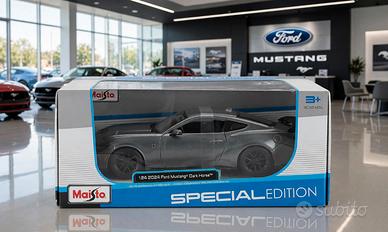 FORD USA - MUSTANG DARK