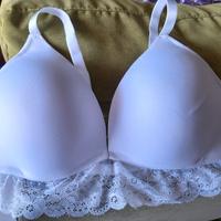 Reggiseno bianco a balconcino 