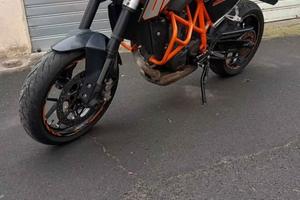 Ktm duke 690