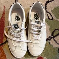 Vans bianche con lacci