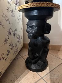 Tavolino etnico africano vintage in legno scolpito